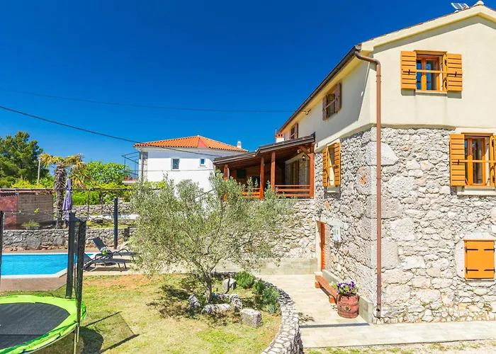 Dora - Family House With Saltwater Pool In Gostinjac, Krk Island