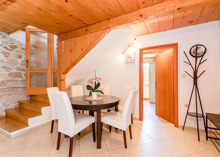Villa Dora - Family House With Saltwater Pool In Gostinjac, Krk Island