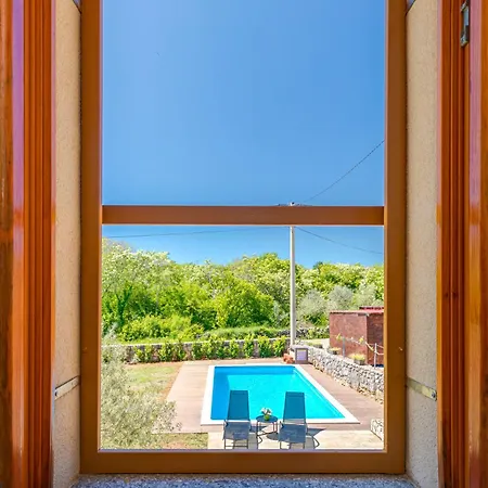 Villa Dora - Family House With Saltwater Pool In Gostinjac, Krk Island Gostinjac