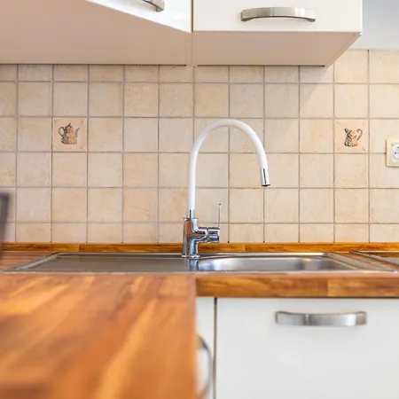 Villa Dora - Family House With Saltwater Pool In Gostinjac, Krk Island Gostinjac