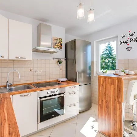 Dora - Family House With Saltwater Pool In Gostinjac, Krk Island