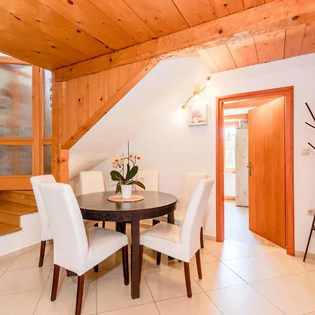 Villa Dora - Family House With Saltwater Pool In Gostinjac, Krk Island