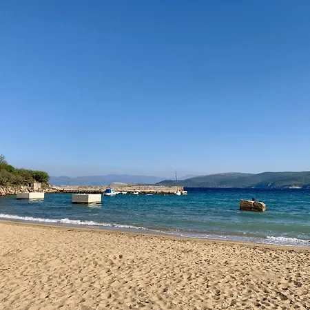 Dora - Family House With Saltwater Pool In Gostinjac, Krk Island Vilă