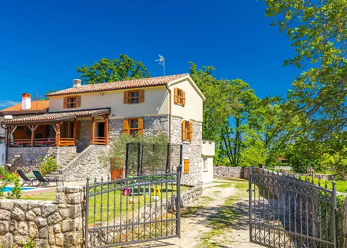 Willa Dora - Family House With Saltwater Pool In Gostinjac, Krk Island *