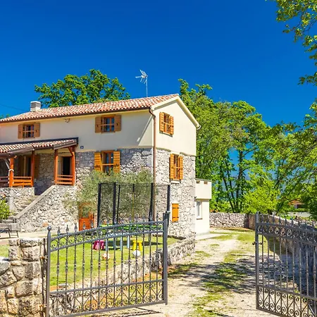 Вилла Dora - Family House With Saltwater Pool In Gostinjac, Krk Island *